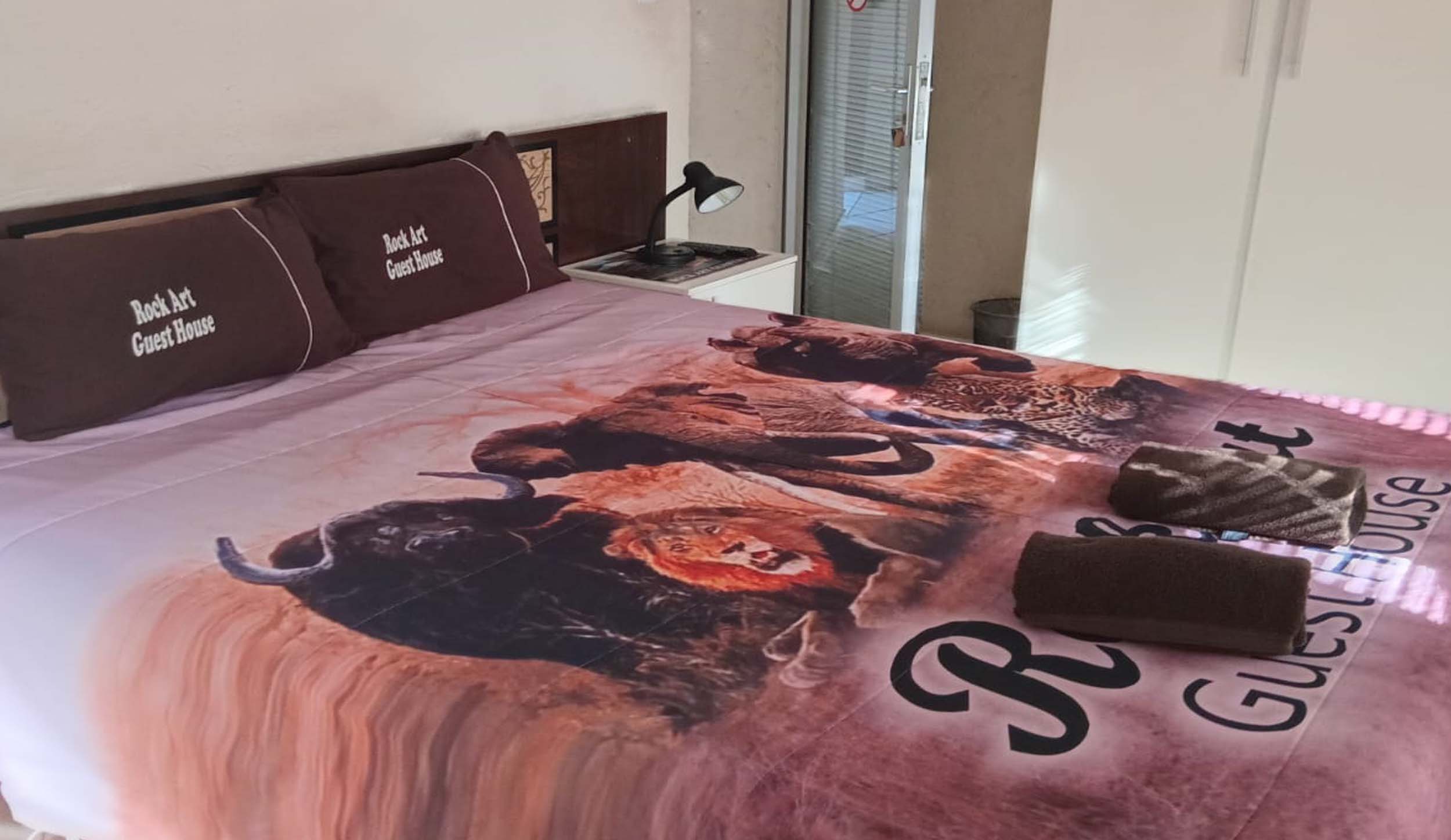 Witbank_Accommodation_Rock_Art_Guest_House_Room_1-2500-2026